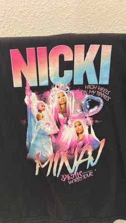 Nicki Minaj PF2 tour shirt medium