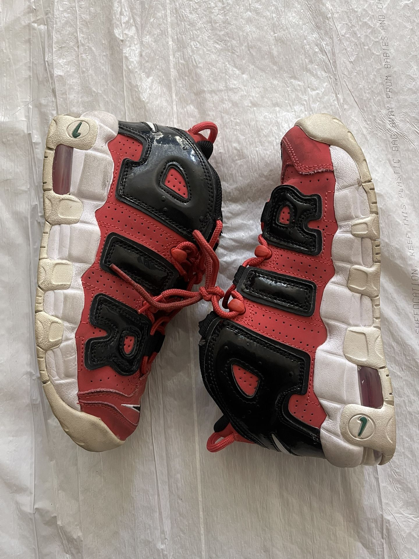 Kids (GS) Nike Air More Uptempo Sz 5 USED