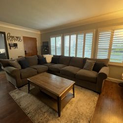 Deep Seated Sectional Couch & Coffee Table 