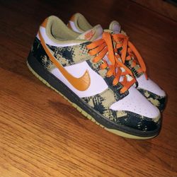 Nike Dunk Low Size 9 Men 10.5 Woman