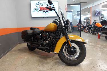 2023 Harley-Davidson Heritage Classic FLHCS – Only 131 Miles!