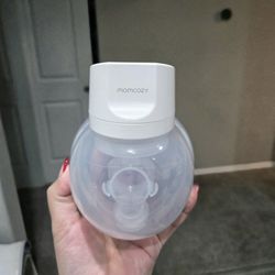 Momcozy Wearable Breast Pump