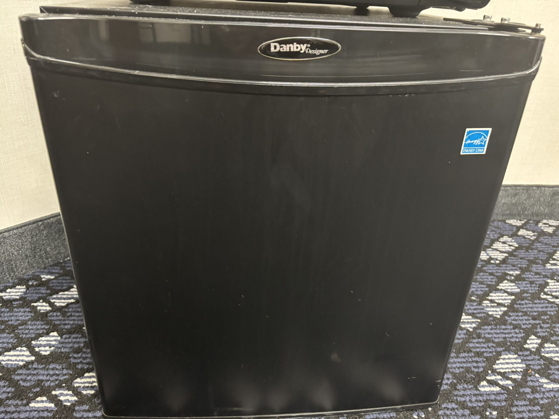 Mini fridge
