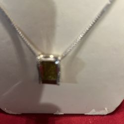 14 j white gold 12 gr Pendent   25 points in Yelow  diamonts and points White Diamonts The Chain 18  L 