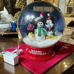 DISNEY GEMMY MICKEY & MINNIE BLOWING SNOW GLOBE