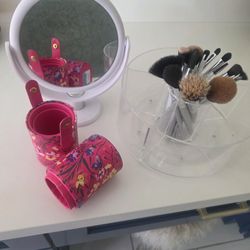 Brush Holder