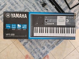 Yamaha YPT-230 Digital Keyboard Piano