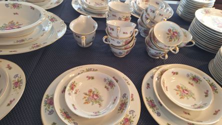 VINTAGE ROYAL SEALY HAND PAINTED CHINA MADE IN JAPAN FLORAL PATTERN 90pc. SET FULL SERVICE FOR 12! FULL COMPLETER SETS WITH PLATTERS GRAVY BOAT CREAME