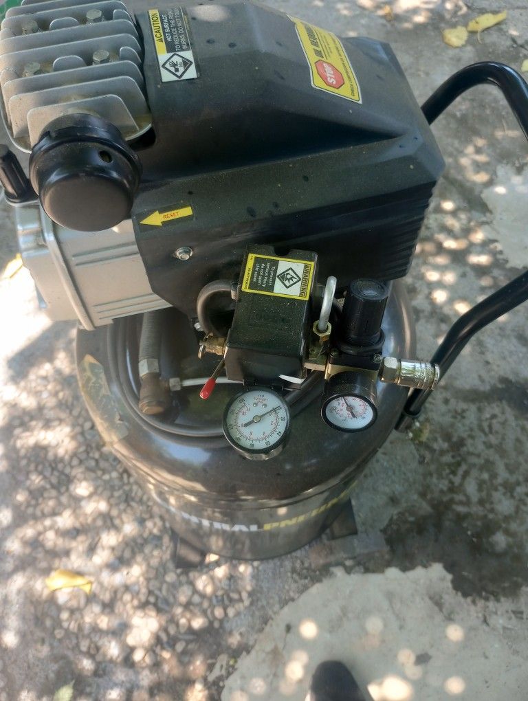 AIR COMPRESSOR 