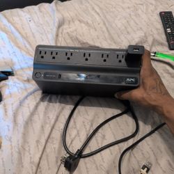 APC BE670M1 675VA 360 Watts 7 Outlets Uninterruptible Power Supply (UPS) with USB Charging Port (Stepup of BE600M1)