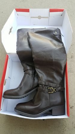 Brand new girl boots