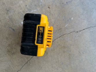 Dewalt XR 5 ah battery.  2025 date  still warranty