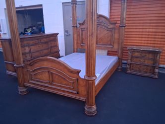 Qun Sz Bd St With Base Good Condition