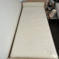 New children 's bed frame ➕ children' s mattress ➕ bed board 🟰 $200. The size of the children's bed frame is 70*160cm. The size of the new children's