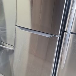 INSIGNIA, APARTMENT REFRIGERATOR (DELIVERED)