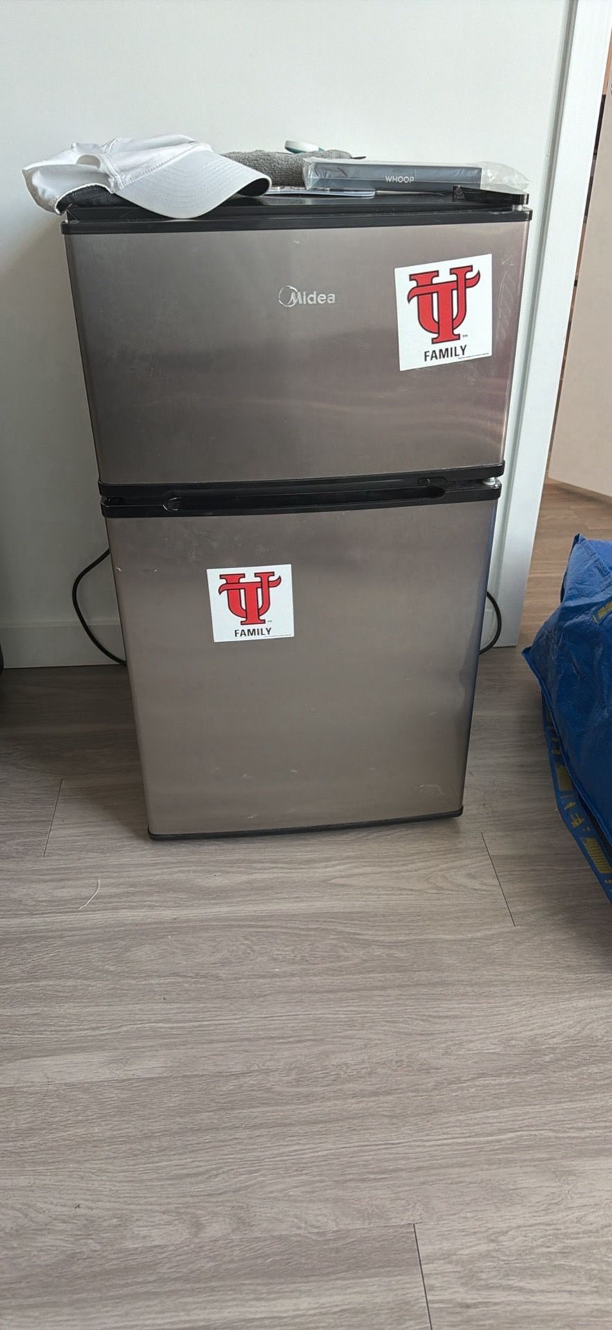 Midea MiniFridge+freezer