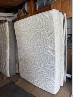 Premium Revel 12 inch full-size memory foam gel mattress .