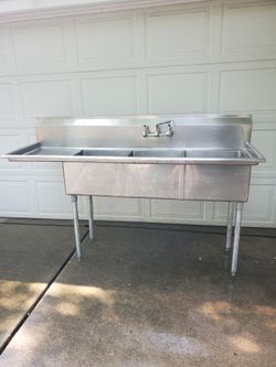 75" STAINLESS STEEL 3 COMPARTMENT SINK with BRAND NEW FAUCET