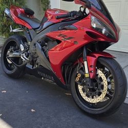 Yamaha YZF-R1