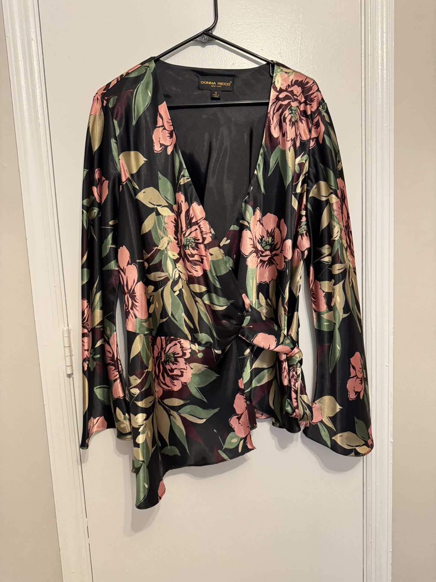Donna Ricco Floral Tie Blouse Size 16