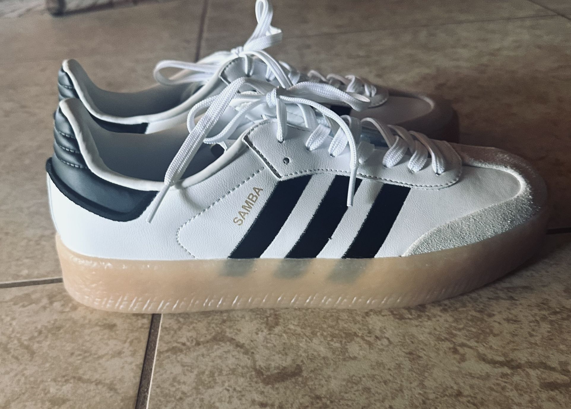 Women’s Adidas sambas Size 10