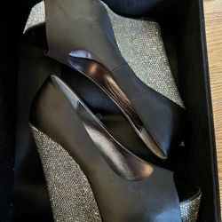 Beautiful ZiGi ny Black Label Crystal Embellished Wedges