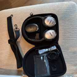 Quiet Comfort 3 Bose Noise Canceling Headphones