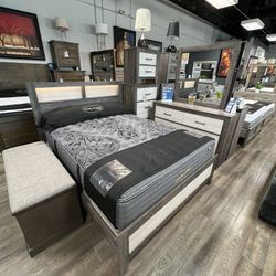 4 pc Lit Up Queen Sized Bed Set