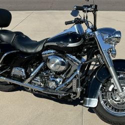 2003 Harley Davidson Road King 100th Anniversary
