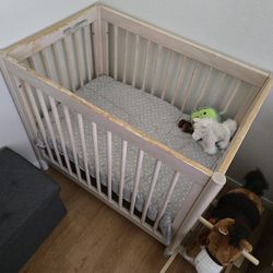 Mini crib