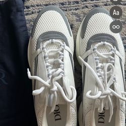 Dior V22 Size 10