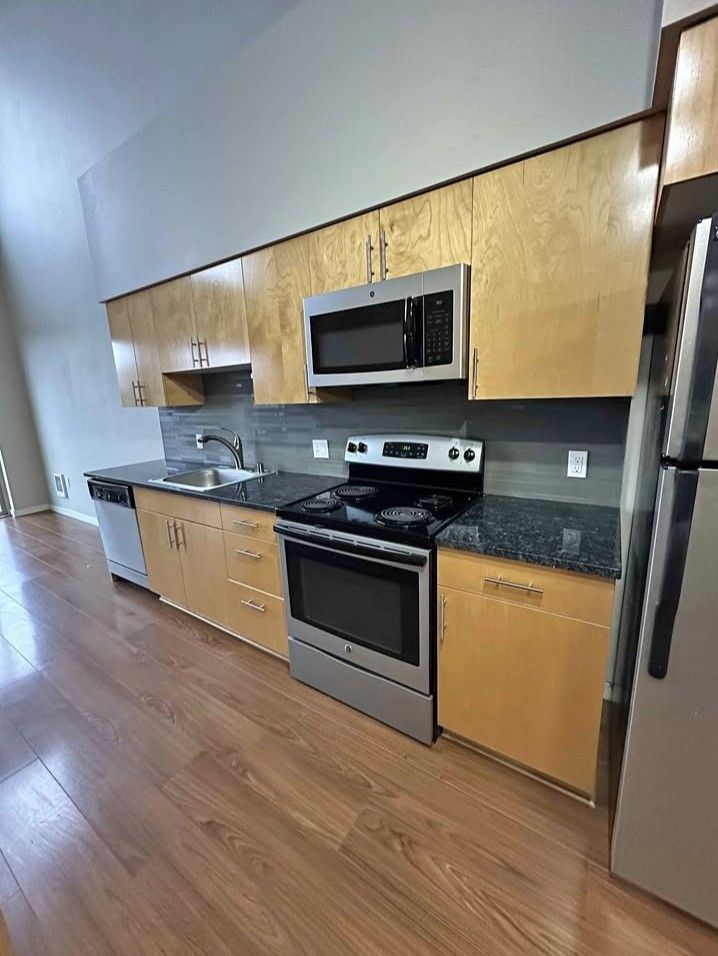 STAINLESS STEEL KITCHEN APPLIANCE SET