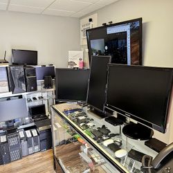 Lot Of Computer PC Desktop, Monitor,  Keyboard, Computer All In One TOUCHSCREEN, Laptops 