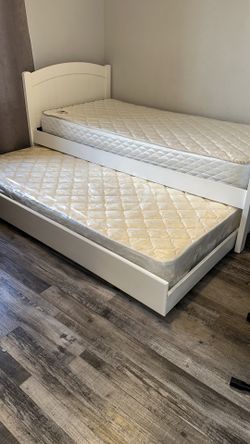 Twin size trundle bed