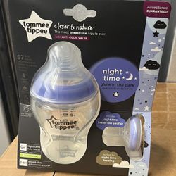 Tommee Tippee Closer To Nature Night Time Glow In The Dark 9 oz Bottle Ring and Pacifier 0M+
