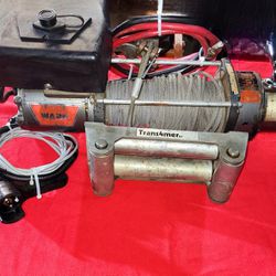 WARN M6000 ELECTRIC WINCH WITH ROLLER FAIRLEAD AND REMOTE