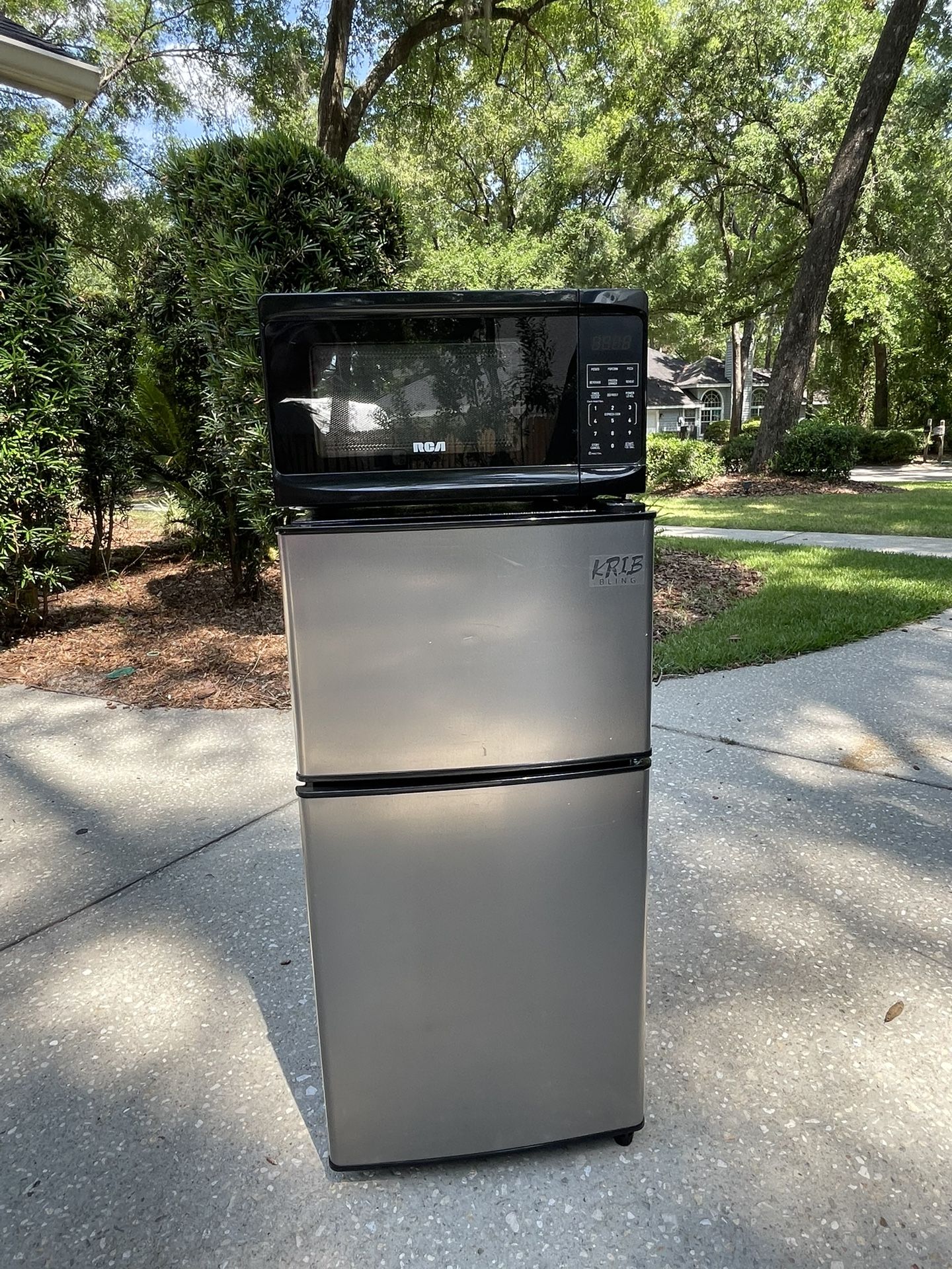 3.5 Cu/ft Mini Fridge/freezer And .7 Cu/ft Microwave