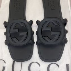 Size 11 WOMEN'S Gucci  Sandals 