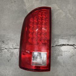 2002-2005 Dodge Ram 1(contact info removed) 3500 Left Driver Tail Light OEM (contact info removed)3AD
