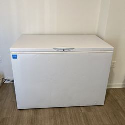 14.8 Cu Ft Chest Freezer Electrolux Large Capacity
