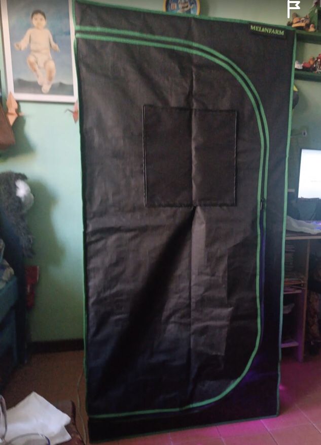 Grow House Tent & Grow Light