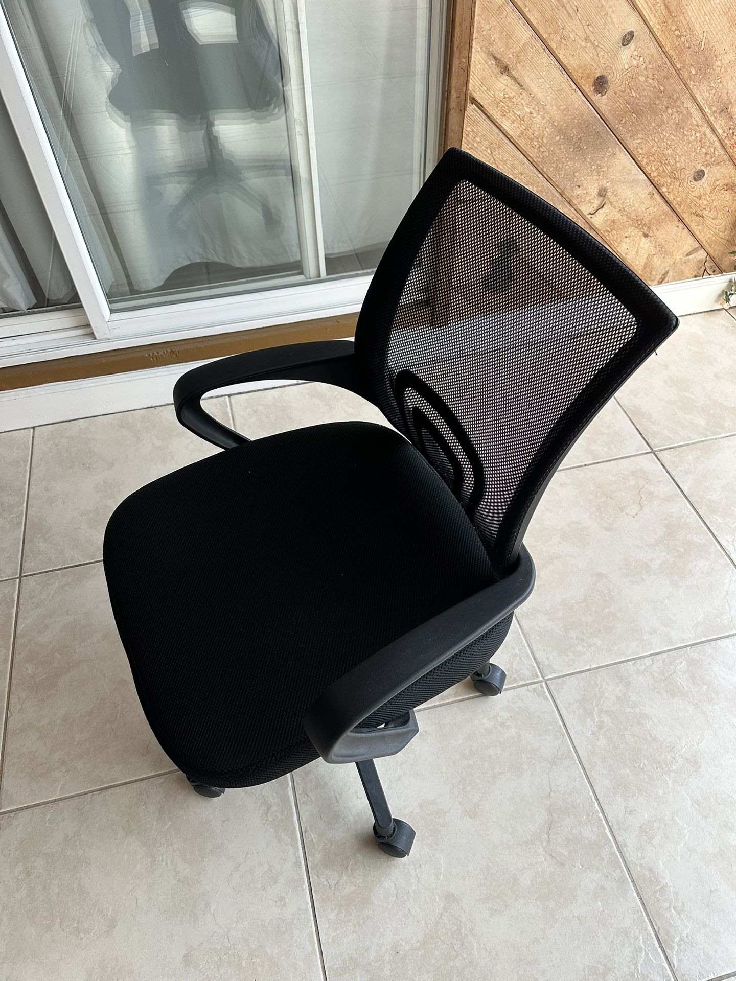 BestOffice - Mid-Back Swivel Desk Chair - Adjustable Height - Like New