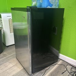 Mini Fridge (bigger Sized) 