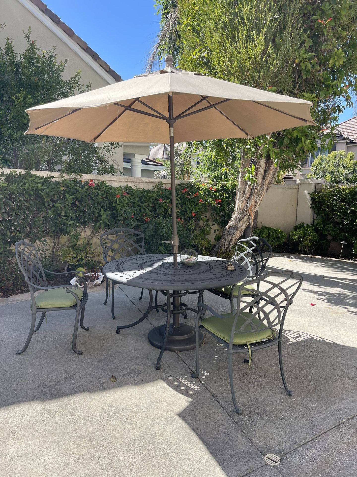 Patio Furniture With Umbrella