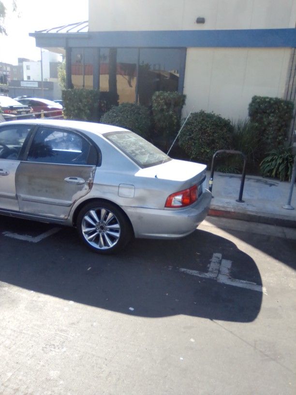 2005 KIA Optima
