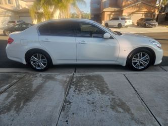2015 INFINITI Q40