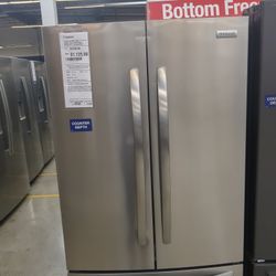 Frigidaire FRFG1723AV 17.6 cu.ft Refrigerator Retail Price 2249