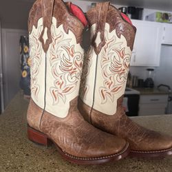 Women Boots Brand New 7