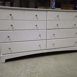 Modern White 6 Drawer Dresser with Silver Knobs