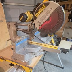 Miter Saw, Stand Saw, and hold braquets